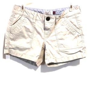 NWOT SO BRAND BEIGE SHORTS (MAKE OFFER ON CLOSET.)